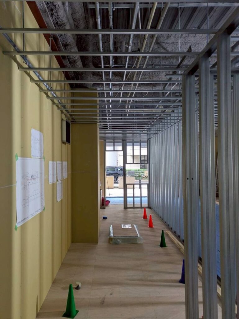 軽量鉄骨(LGS)で組んだ壁・天井の下地